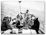 Iš kairės Jonas Bartuška, Brazdeikis, Romas Urvakis, Julius Narušis, Audrius Menkevičius, Jonavietis ir Romas Adukauskas jachtoje „Žalgiris“ 1983 m.


